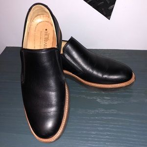 ‘Frequent Traveler’ Black Leather Slip On